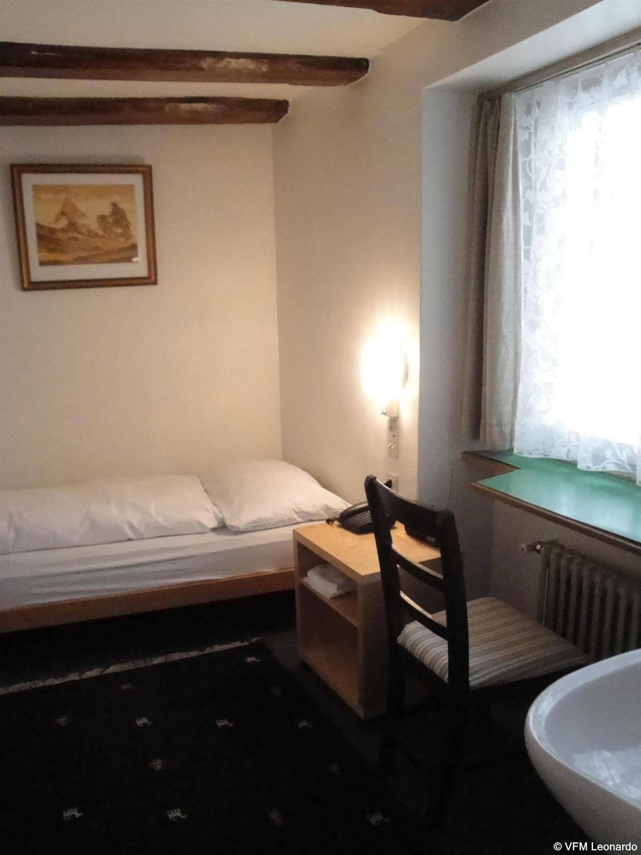 Hotel Krone-Limmatquai Zurich Room photo